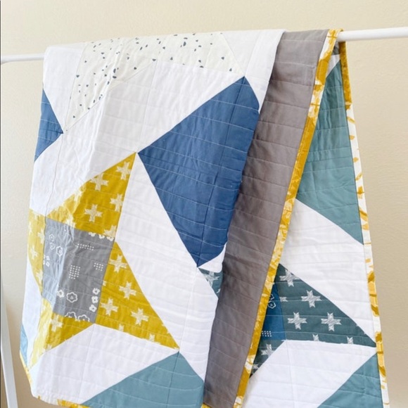 Handmade Modern Star Small Throw Size Quilt - Picture 3 of 3